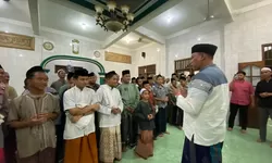 Banjir Dukungan dan Doa, Tri Adhianto Buka Puasa Senin Kamis Bareng Santri Ponpes Fathul Baari