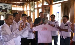 Apresiasi Kinerja Relawan, Tri Adhianto Ingin JasTri Terus Kompak dan Dekat dengan Warga