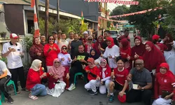 Jalin Kedekatan dengan Warga, Perumahan Wisma Jaya Rayakan HUT RI ke-79 Bareng Tri Adhianto