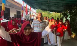 Apresiasi Semangat Para Peserta, Tri Adhianto Bersama Warga Perum SBS Meriahkan HUT RI ke-79