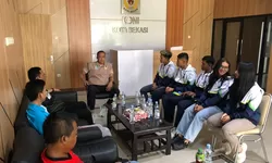 Jelang PON 2024, Ketua KONI Kota Bekasi Tri Adhianto Lepas 5 Atlet Sepatu Roda ke Aceh