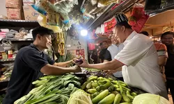 Calon Wali Kota Bekasi Tri Adhianto Pantau Harga di Pasar Bantargebang, Stabilitas Harga Jadi Prioritas