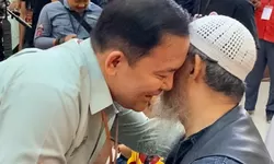 Kesantunan Dokter Rayendra Cium Tangan Diani Budiarto Meski Ditinggal Pergi ke PKS