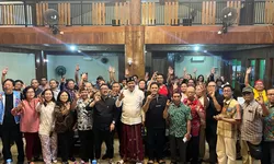 Bersama Tri Adhianto, Ronal Surapradja Silaturahmi dengan Tokoh Lintas Agama di Medan Satria