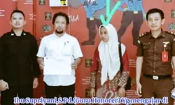 Guru Ditangkap Karena Pukul Anak Polisi di Kabupaten Konawe Selatan, Tagar #SaveIbuSupriyani Berkumandang di X