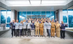 Demi Tingkatkan Daya Saing dan Kesejahteraan Warga, Pj Wali Kota Bandung  Tekankan Pentingnya Sinergi Tripartit