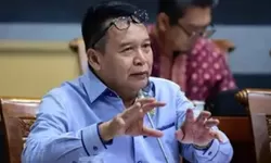 TB Hasanuddin Soroti Keterlibatan Pegawai Kemenkomdigi dalam Kasus Judi Online: Desakan untuk Meutya Hafid Bersihkan Kementerian