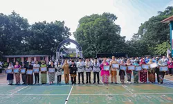 Apresiasi! Dalam Rangka Hari Guru Nasional, Pemkot Bandung Berikan Penghargaan Kepada 15 Guru