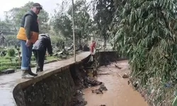Hujan Lebat Sebabkan Kirmir TPU Cikutra Jebol, Pemkot Bandung Langsung Lakukan Evakuasi dan Perbaikan