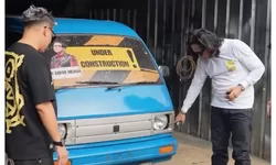 Kolaborasi Modifikasi Angkot Ala Minang-Jepang Bersama Gofar Hilman dan Tim