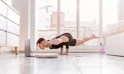 Floating Yoga: Kombinasi Unik Antara Akrobatik dan Relaksasi untuk Kesehatan Optimal