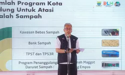 DLH Kota Bandung Tegaskan Pengelolaan Sampah Pasar Caringin Jadi Tanggung Jawab Swasta