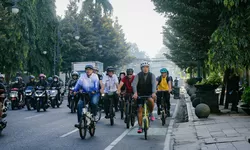 Gunakan Sepeda, Wali Kota Bandung Tinjau Jalur BRT untuk Pastikan Dampak Sosial dan Lalu Lintas