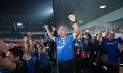 Persib Bandung Berhasil Juarai Liga 1 2024-2025, Muhammad Farhan: Kami Bangga, Persib Juara Deui!