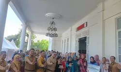 Pemkot Bogor dan Rumah Zakat Kolaborasi Tangani Stunting di Bogor Utara, Salurkan Bantuan Paket Sembako untuk Warga
