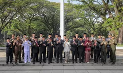 Wali Kota Bandung Lantik Pejabat Baru, Farhan Tekankan Tugas Pejabat Wujudkan Bandung Unggul dan Amanah