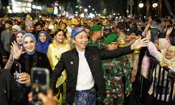 Helaran HJB ke-543 Tetap Semarak Meski Diguyur Hujan, Ribuan Warga Padati Jalan Sudirman