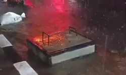 Viral: Ibu dan Bayi Terperosok Lubang Galian Kabel Optik di Jakarta Timur 