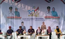 Ketua DPRD Sardi Efendi Hadiri Peringatan Harganas ke-32 Kota Bekasi, Soroti Peran Keluarga dalam Pembangunan Bangsa