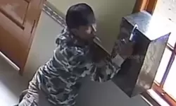 Maling Kotak Amal Beraksi di Musala Depok, Rekaman CCTV Viral di Instagram