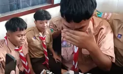 Siswa SMK di Kediri Patungan untuk Hadiahkan Sepatu pada Teman
