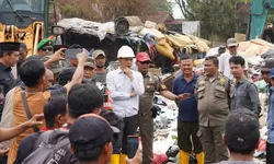 Jaro Ade Tinjau TPA Galuga, Pastikan Keselamatan Para Pekerja Jadi Prioritas