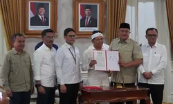 Upaya Atasi Banjir, Rudy Susmanto Tandatangani MoU Pengelolaan Normalisasi Sungai dan Setu Bersama Gubernur Jabar