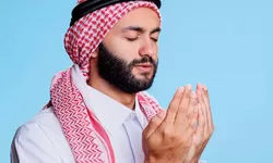 Niat Shalat dan Bacaan Doa Rebo Wekasan 20 Agustus 2025