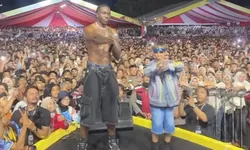Rapper Melly Mike Hibur Ribuan Penonton di Penutupan Pacu Jalur 2025