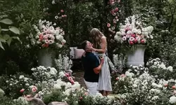 Akhirnya, Taylor Swift Resmi Bertunangan dengan Travis Kalce