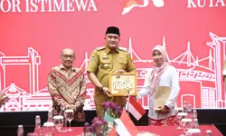 Bupati Bogor Apresiasi Dua Tokoh Inspiratif di Bidang Pendidikan dan Sosial