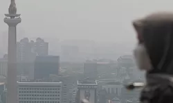 Polusi Jakarta Memburuk: Udara Kotor, Jalan Macet Proyek Galian