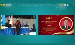 Usai Hilang Sebulan, Ahmad Sahroni Tiba-tiba Hadiri Wisuda Doktor di Borobudur