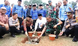 Pemkab Bogor Dukung Program Nasional 800 Koperasi Desa Merah Putih, Jaro Ade Hadiri Groundbreaking di Parung
