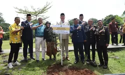 Rudy Susmanto Tanam Pohon di Istana Bogor, Rayakan Hari Pahlawan dengan Aksi Nyata