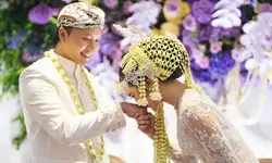 Momen Rizky Febian Resmi Menikah dengan Mahalini, Saling Suap-Suapan