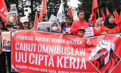 Aksi Demo Peringatan Hari Buruh Internasional di Kota Bandung