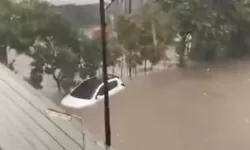 Ratusan Warga Terpaksa Mengungsi, Hujan Deras Picu Banjir Bandang di 69 Titik di Kota Sukabumi