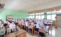 Dinilai Ganggu Efektivitas Belajar, DPRD Kota Bekasi Kritik Kebijakan 50 Siswa per Kelas di Jabar