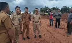 Tinjau Progress Pembangunan Kantong Parkir Tambang, Pj Bupati Bogor Pastikan Akhir Januari 2024 Dapat Digunakan