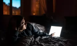  Sleep Call dengan Pasangan Sebelum Tidur, Kenali Bahaya dan Manfaatnya. Gen Z Harus Tahu ini