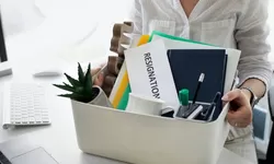 Wanita China Resign Karena 600 Grup Chat Kantor: Tekanan Kerja yang Tak Seimbang