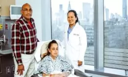 Wanita Pertama yang Jalani Operasi Paru Dengan Bantuan Robot