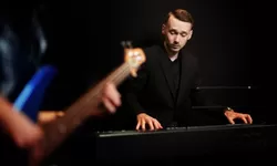 Sering Mendengarkan Musik, Ternyata ini Manfaatnya untuk Kesehatan Mental!