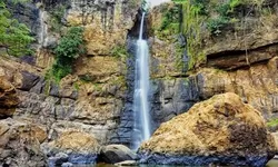 Wisata Curug Cimarinjung atau Curug Goong di Ciletuh Geopark Palabuhanratu