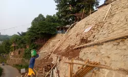 Cegah Risiko Pergerakan Tanah, Desa Puspasari Bangun TPT melalui BKK 2026