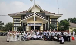 Hari Santri Nasional 2026, Camat Klapanunggal Ajak Santri Perkuat Persatuan