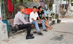 Ngariung Bareng Warga, Bhabinkamtibmas Polsek Kadipaten Tampung Keluh Kesah Masyarakat Desa Babakananyar