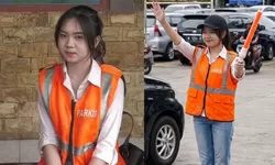 Siswi SMA Ini Pilih Jadi Juru Parkir Demi Mandiri Selepas Sekolah