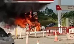Mobil Meledak dan Terbakar di SPBU Bahodopi Morowali Warga Panik Berlarian